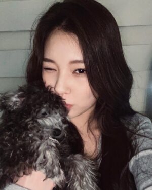 Lee Si-woo Instagram - 🖤