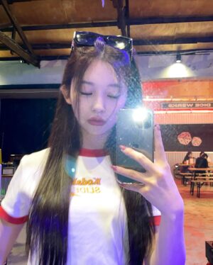 Lee Si-woo Instagram - 😎🤚🏻