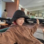 Lee Si-yeon Instagram - 🥴