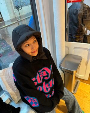 Lee Si-yeon Instagram - 비하인드 2️⃣