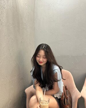 Lee Soo-min Instagram - #여름이지롱