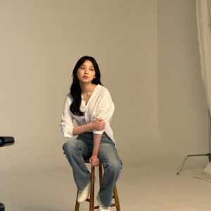 Lee Soo-min Instagram - 이끌의 (자칭) 뉴 공주님!!!!! 비하인드 사진 공유합니다!!!!! 마지막은 엠제트 셀카 with 숨팀 냐하🤍