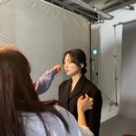 Lee Soo-min Instagram - 이끌의 (자칭) 뉴 공주님!!!!! 비하인드 사진 공유합니다!!!!! 마지막은 엠제트 셀카 with 숨팀 냐하🤍