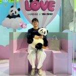 Lee Won-ji Instagram - 라네즈X푸바오 팝업 놀러가서 푸바오랑 사진 어백장 찍고옴 캴캴 성수가면 구경가보십셔어ㅓㅓㅓ 🐼🐼🐼🐼🐼🐼🐼🐼🐼🐼