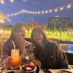 Lee Yeon-hee Instagram - 갑자기 추워진 날씨.!💨 오랜만에 현주랑❤️ 밤마실🍂