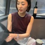 Lee Yeon-hee Instagram - 오랜만에 밤마실🖤