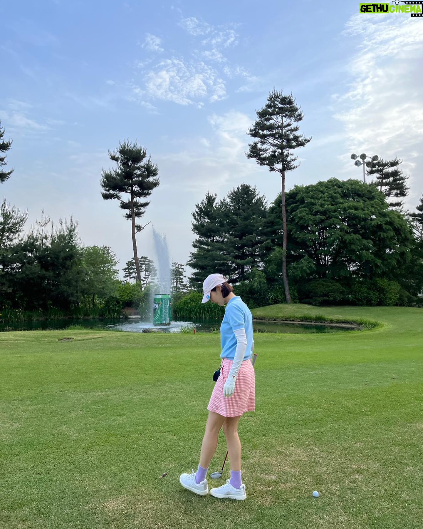 Lee Yeon-hee Instagram - 안맞아도 좋아~~!😍😍 그럴때도 있지~ #⛳️