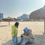 Lee Yeon-hee Instagram - 오랜만에 바다🌊 콧바람 쐬러. 살랑살랑🌷 봄 느낌 물씬이당.