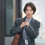 Lee Yeon-hee Instagram - 네 저에요!박윤조!😂🤣 박윤조의 고군분투 직장생활!! 아자!!! . #레이스#RACE#디즈니플러스#disneyplus #이연희#5월10일첫방송❤️