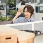 Lee Yeon-hee Instagram - 네 저에요!박윤조!😂🤣 박윤조의 고군분투 직장생활!! 아자!!! . #레이스#RACE#디즈니플러스#disneyplus #이연희#5월10일첫방송❤️