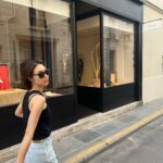 Lee Yeon-hee Instagram - 걷고걷고 또 걷구. 많이 걸어다닐수 있어서 좋은.