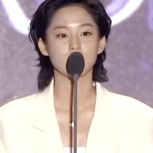 Lee Yeon Instagram - 감사합니다🙏🏻 다음엔 더 잘할 수 있게 노력해야겠습니다! #2022apanstarawards