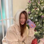 Lee Yoo-jin Instagram - 점점 멀어지기...✨💖🎄 #제품협찬 #casetify