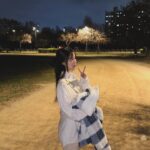 Lee Yoo-jin Instagram – 한강에 벚꽃이 왜 없징…🥺🌸