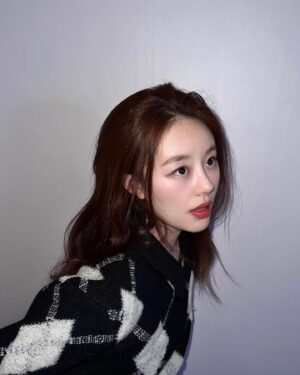 Lee Yoo-jin Instagram - 𝐻𝒶𝓅𝓅𝓎 𝒷𝒾𝓇𝓉𝒽𝒹𝒶𝓎 𝓉𝑜 𝓂𝑒 💓
12.6 🎂🥳🥰
늦었지만 축하해 주신 분들 모두 감사드립니당🙇‍♀️💖