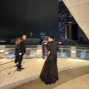 Lee Young-ae Instagram - Thank you for all the unforgettable moments~💚💙🩵😉😁
#the17thasianfilmawards 
#bestdresseraward 
#leeyoungae 
#zhangyimou
