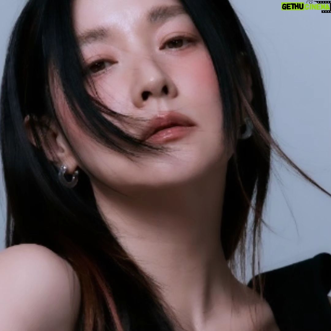 Lee Young-ae Instagram - ⠀ ⠀ Hair @ihee_hair Make-up @lmy2177 Stylist @pinkyamy0195