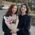 Lee Young-ae Instagram – 오늘 #마에스트라 마지막 방송입니다
지난 1년가까이 모든 분들이 정말 최선을 다해주셨습니다
행복한 시간이었습니다
함께 해주신 모든분들
진심으로 진심으로 감사드립니다
오늘 마지막 본방사수를 기다리면서…….
많이 떨립니다……. ^^;;;
다시한번 감사드립니다
모두모두 행복하셔요😊💕💕💕💕
#마에스트라