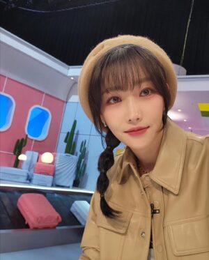 Lee Yu-ri Instagram - 녹화중🎥

#KBS#걸어서환장속으로#매주#일요일#밤9시25분#이유리#leeyuri