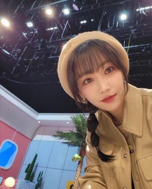 Lee Yu-ri Instagram - 녹화중🎥

#KBS#걸어서환장속으로#매주#일요일#밤9시25분#이유리#leeyuri