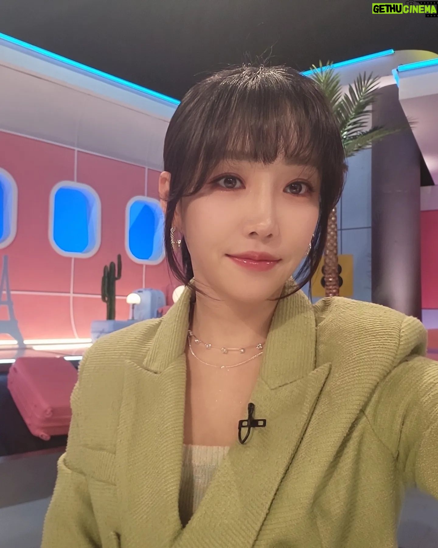Lee Yu-ri - 4.2K Likes - 오늘도 걸어서환장속으로❣️
#KBS#걸어서환장속으로#일요일#밤9시25분#이유리#leeyuri