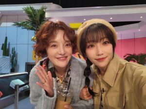 Lee Yu-ri Instagram - 오늘도 걸어서 환장속으로😊

#KBS#걸어서환장속으로#일요일#밤9시25분#이유리#한혜진#황보라
#leeyuri