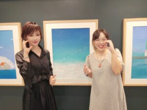 Lee Yu-ri Instagram - 채니 작가님 전시회💕
다녀왔어요
#이유리#leeyuri#아티스트채니작가님 @creative_chaeny  #이지석배우님 @lee_jiseok