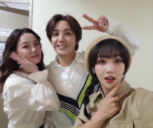 Lee Yu-ri Instagram - 본방사수💕

#KBS#걸어서환장속으로#매주#일요일#밤9시25분#이유리#고은아#미르 #leeyuri
