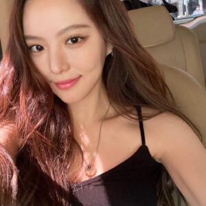 Lee Yul-eum Instagram - 🖤