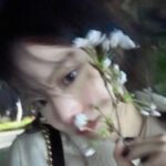 Lee Yul-eum Instagram - 우연히 주운 봄