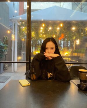 Lee Yul-eum Instagram - 따듯하고반짝반짝