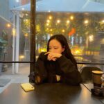 Lee Yul-eum Instagram - 따듯하고반짝반짝