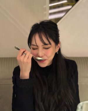 Lee Yul-eum Instagram - 🍦