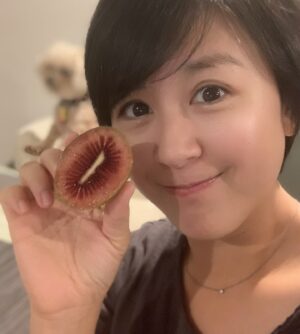 Leila Tong Instagram - 又到咗瘋狂食奇異果嘅季節😋