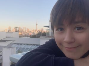 Leila Tong Instagram - 每一秒都有人悲亦有人喜，每一刻都有人聚亦有人散。有些事不能控制，但如果是能控制的事，你又會如何處理？