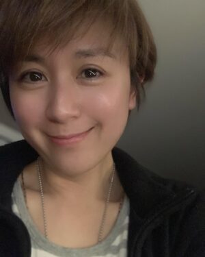 Leila Tong Instagram - 仲差300人左右就跳bungee啦～今次真係又期待又緊張！😝最近翻看左一啲自己嘅YouTube片，真係百感交集☺️睇到好多嘢要改善嘅同時又好感恩呢一年行嘅每一步路，亦感恩遇到支持我嘅每一個人！😌
感激我遇見🥰