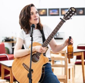 Lena Hall Instagram - In Dreams. In rehearsals. In London. I hup hup. @leedsplayhouse 📸 by @peachyraith
