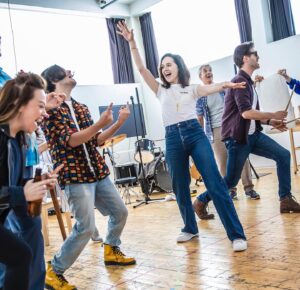 Lena Hall Instagram - In Dreams. In rehearsals. In London. I hup hup. @leedsplayhouse 📸 by @peachyraith