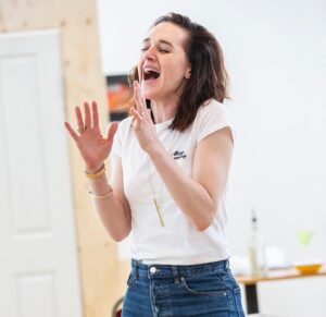 Lena Hall Instagram - In Dreams. In rehearsals. In London. I hup hup. @leedsplayhouse 📸 by @peachyraith