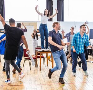 Lena Hall Instagram - In Dreams. In rehearsals. In London. I hup hup. @leedsplayhouse 📸 by @peachyraith