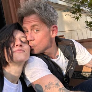 Lena Hall Instagram - Happy Holidays, Everyone! 🎄🎄🎄I am so grateful to @jstein for continuing to put up with me this whole year while I deal with life seemingly throwing curve ball after curve ball. This year was tough for me mentally, physically, and emotionally but help was and is always close by. I just needed to open my mouth and ask for it. I love you with my whole entire heart, Jonathan! 🥰🥰🥰