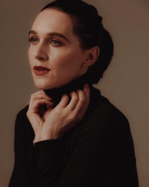 Lena Hall Instagram - What’s her story? Comment below! Photos by @murphymade @murphymadestudio hair and make up by @pott28 #lenahall #broadway #musicaltheatre #portraitphotography #glamour #audreyhepburn