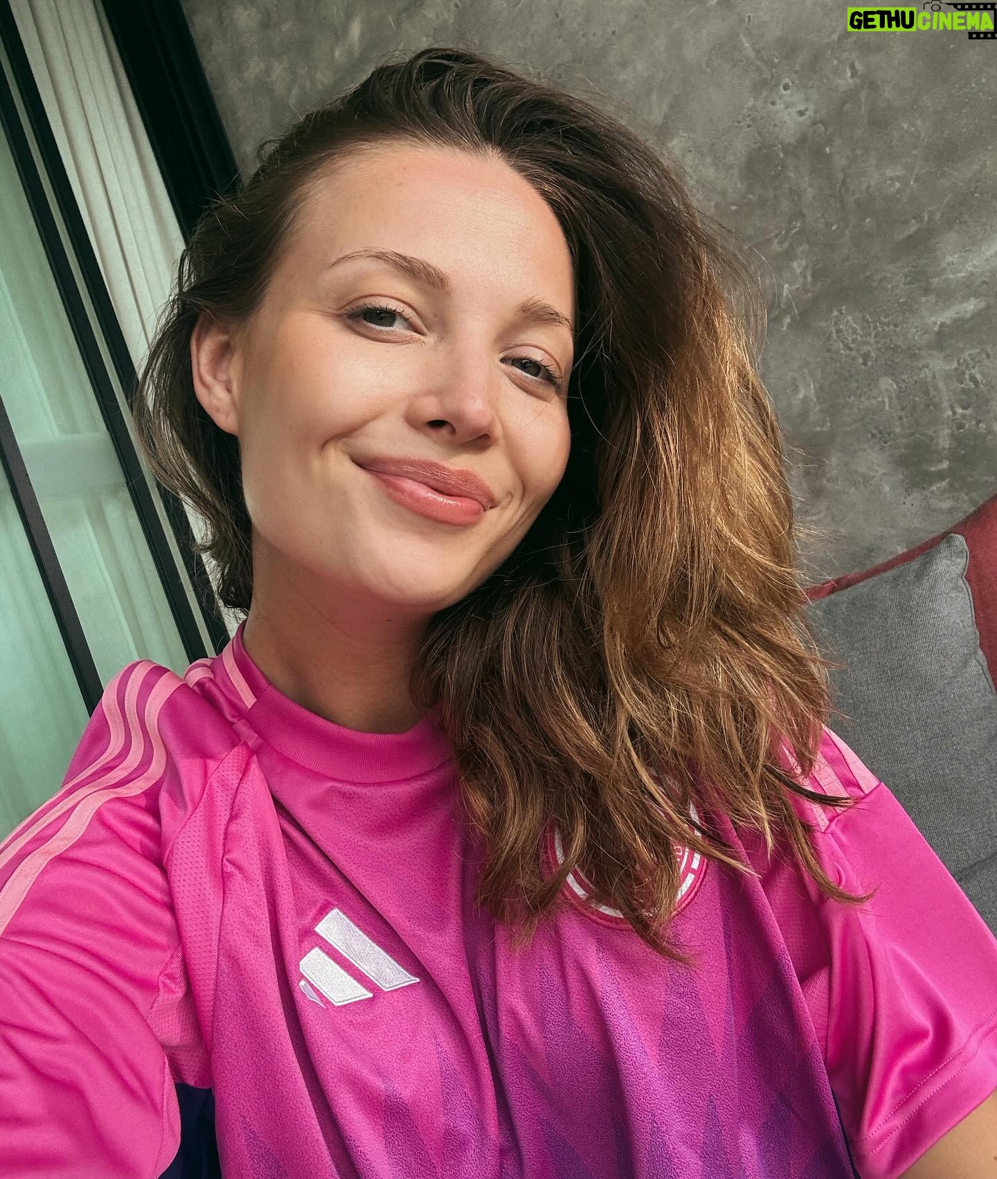 Lena Meckel - 7.5K Likes - Die Almans im Urlaub 🌴🍹 Letztes Bild neues Profilbild?
Danke für die kleine Auszeit im Paradies @kudavillingiliresort / @segara 🙏🏽 Anzeige