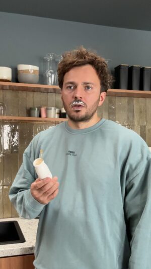 Lena Meckel Instagram - keine ahnung warum actimel das konzept weird fand 🤔🙄 #vielleicht #haben #sie #saltburn #gesehen