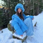 Lena Guillou Instagram - Vous êtes plutôt quel type d’outfit pour aller au ski ? ⛷️ ☃️ Team full doudoune cocooning ou stylé mais t’as froid ?