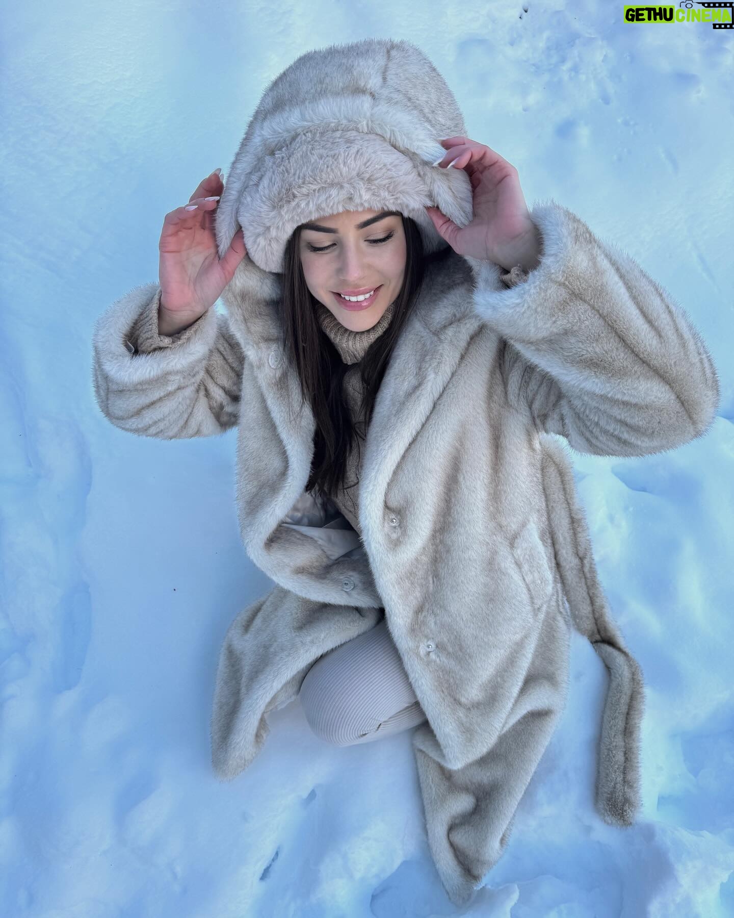 Lena Guillou Instagram - Les dernières photos sont à l’image de mes fails habituels 😌