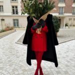 Lena Guillou Instagram - La magie de Noël… 🎄 Qu’on le fête ou pas c’est un moment de partage, en famille, entre amis. Moment de convivialité autour de bons plats, d’attentions par le biais de cadeaux et bien sûr la naissance de Jesus 🥰 Bref mon deuxième moment préféré de l’année après mon anniversaire ✨💫