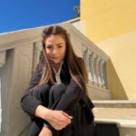 Lena Guillou Instagram - Vous étiez tous fan de ce look NAUMY 😎 Envoie l’emoji 💙 en DM sur @naumy.france et gagne un bon d’achat 🛍️ à utiliser dans leur nouveau magasin Marseillais 📍Centre co Barnéoud publicité