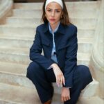 Lena Guillou Instagram - Je suis dans mon Navy mood en ce moment 💙 Zara Blouson : 9466/444 Pantalon : 9464/444
