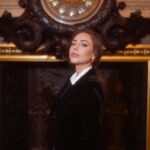 Lena Guillou Instagram - Shooting pour Paris Match de la Duchesse Lena depuis son château situé dans le duché d’Autriche 🏰🇦🇹